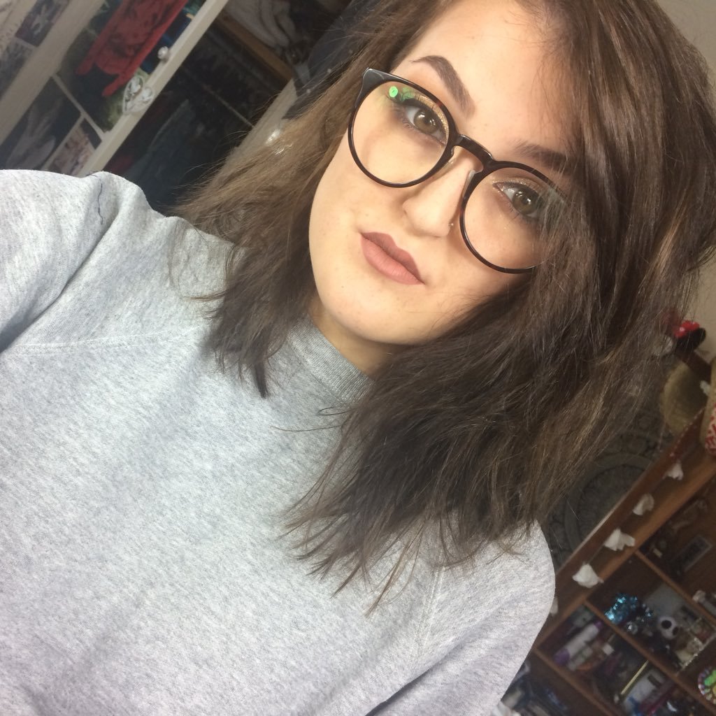 Chloe May ( Chloe_may16) Twitter
