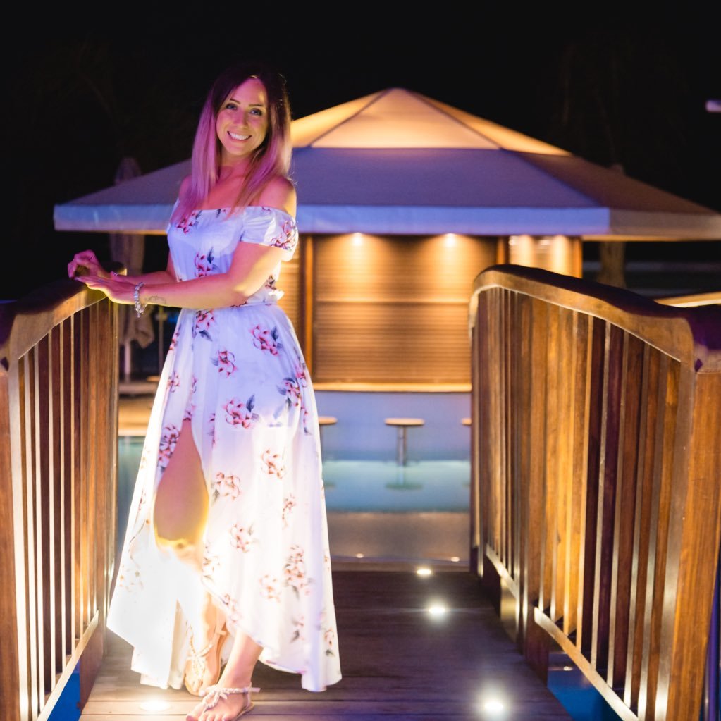 bexsimms's profile picture. Works in PR, prefers dogs to people, pretends to like exercise and a pro gin drinker. All views my own.