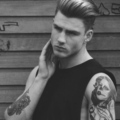 Tobias Shaw 21 - Canadian/Irish - Four eyes - Probably part albino - Amélie💖 - FBI informant - Street Racer - Who doesn't love bagels? Dollah bills y'all 💸💸