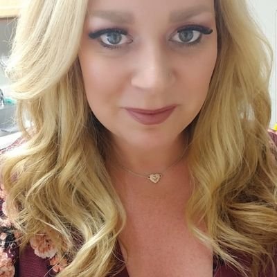 debutgirl01's profile picture. Owner of Debut Salon/REDKEN COLORIST  Puppy mom to the most amazing boy, Addicted to shopping, passionate about hair, fashion,makeup, nails, wine, music,&LOVE❤