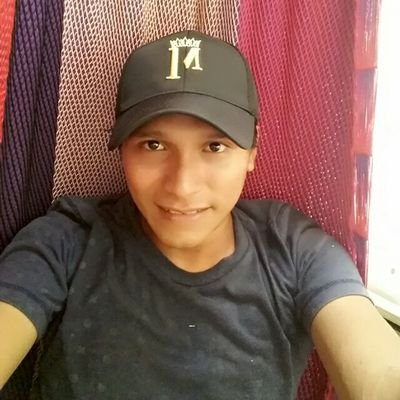 shover_vanegas's profile picture. Un chico divertido, amante de la vida, súper sencillo. Súper fan de #MyriamMonteCruz y sin malos rollos. Deja que la vida fluya como debe de ser.