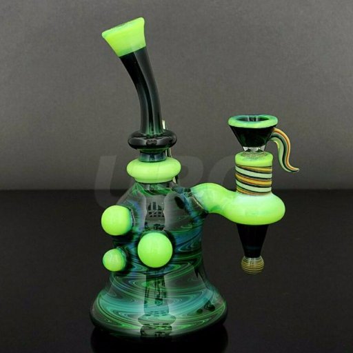 GD Glass is manufacturer of various glass water pipes and smoking accessories.#waterpipe email:glasspipesqin@hotmail.com,whatsapp:086 13815807366