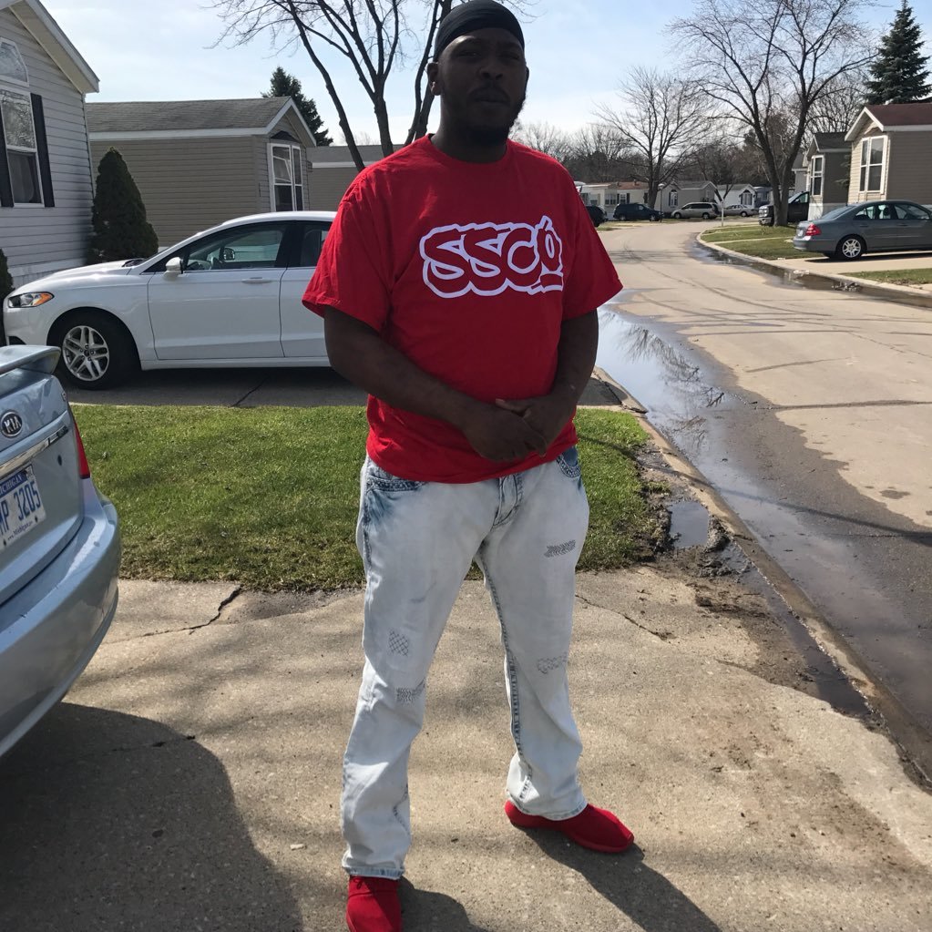 Young, Educated and dedicated to strive for success #Hustlemeanshardwork