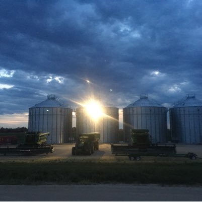 Farmer and seed dealer for Hillshog and Golden Harvest.