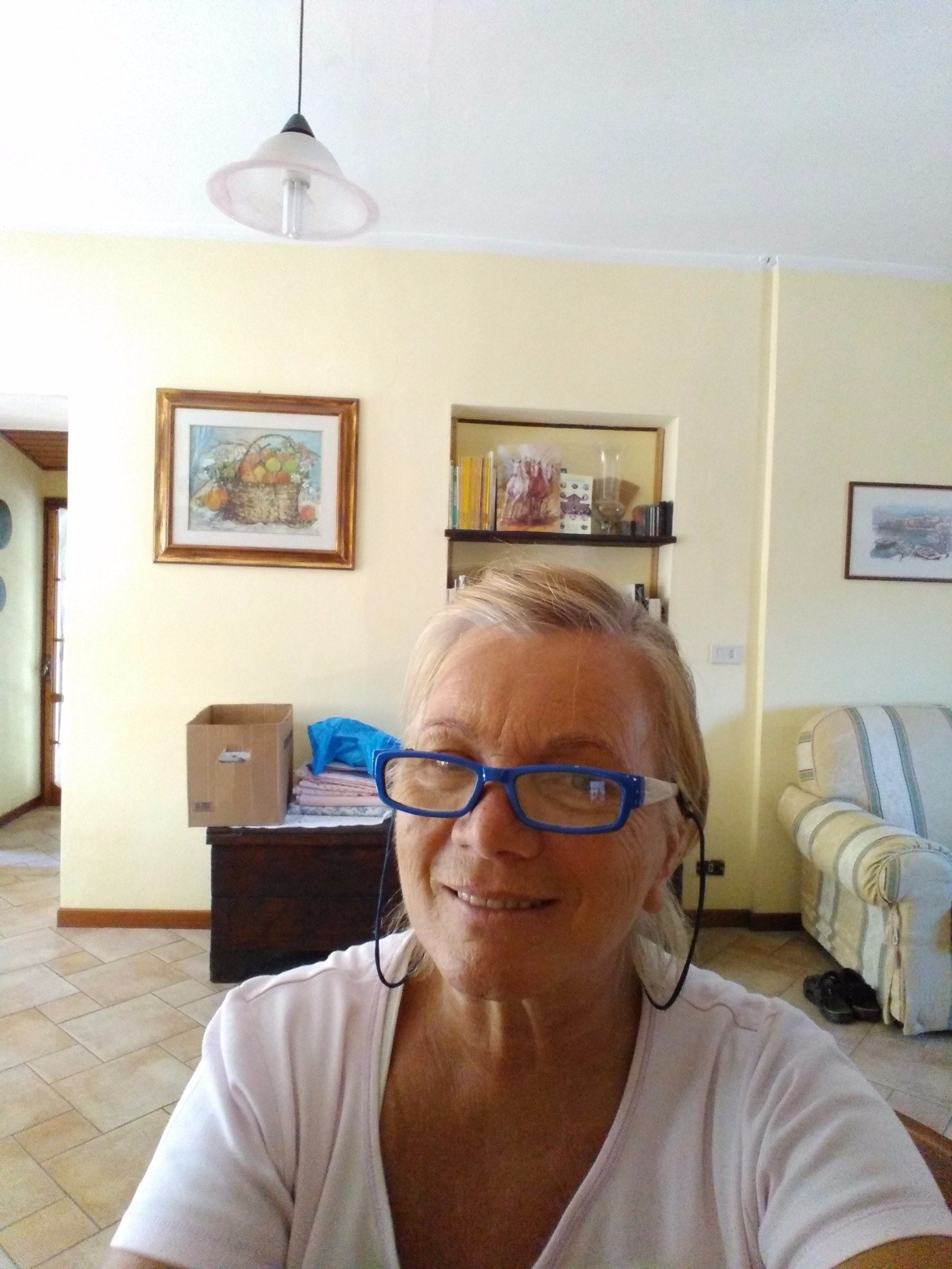 Pensionata, nonna, amante della campagna e delle tradizioni. Interessata a quel che succede nel mondo.