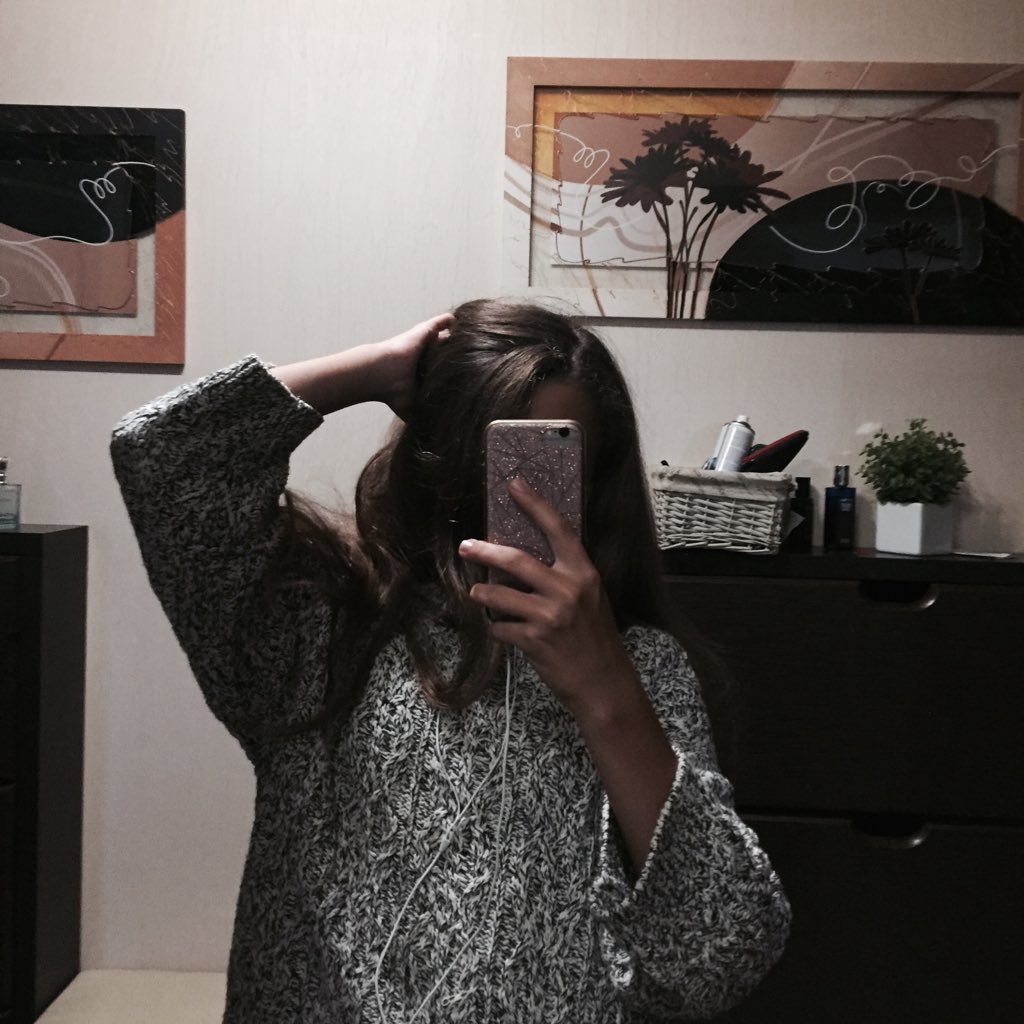 Ann_Mo04's profile picture. Привет,я блоггер)Половину жизни танцую.Обожаю.Так же пою.Петь для так же важно как и говорить))А ещё я модель💕