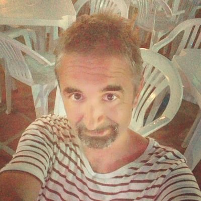 CarlosaEscena's profile picture. Arte Dramático. Antes me hice economista. El café, solo. La cerveza, rubia. La novela, negra. Instagram: carlosaescena