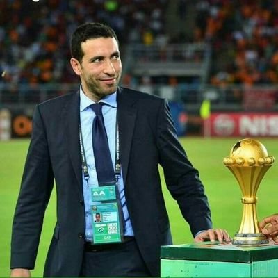  💞وأحب صوتك كالبحر الهادئ في صدري يا وشوشة الأصداف في مسامع طفل نبضي.. يا صوتاً يجتاز أصوات تكويني ويتسلل في أوردة دمي هي مختلفة عن كل💞 الأخريات عيوش