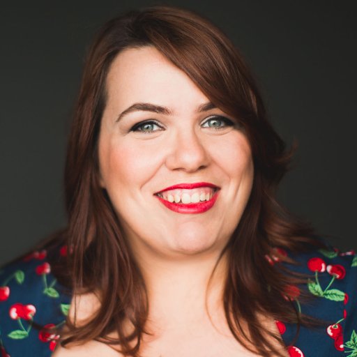 ameliepac's profile picture. Je suis co-autrice du Bal des absentes (@editionslameche) et d'Albertine (@quebecamerique), j'enseigne la littérature et, plus important, j'aime @BillydeMtlCity