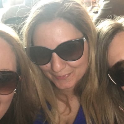 ekremizis22's profile picture.