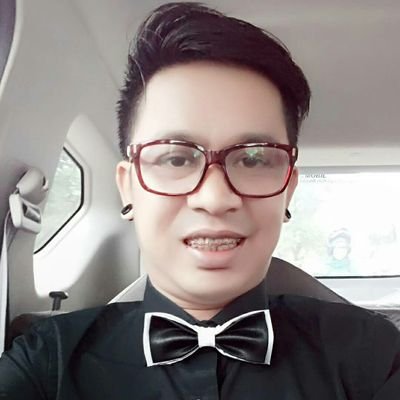 Tidak semua yang saya tulis tentang saya. Tidak semua yang kamu baca tentang kamu.