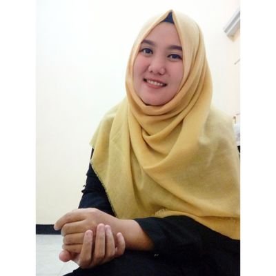 ::Ismi icha ❀◕ ‿ ◕❀ ana fi kulliyati mumarridoh, adrosu fil jamiah Unissula '11. ana uhibbu ♥aby wa ummi♥