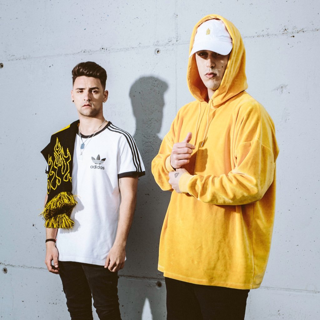 Duo Canario @OfficialCritika y @OfficialSaik Cantantes y Compositores IG: CritikaySaikMusic YouTube: 'DIRI Tube' contratacion@larock.com.es / paco@larock.com.es