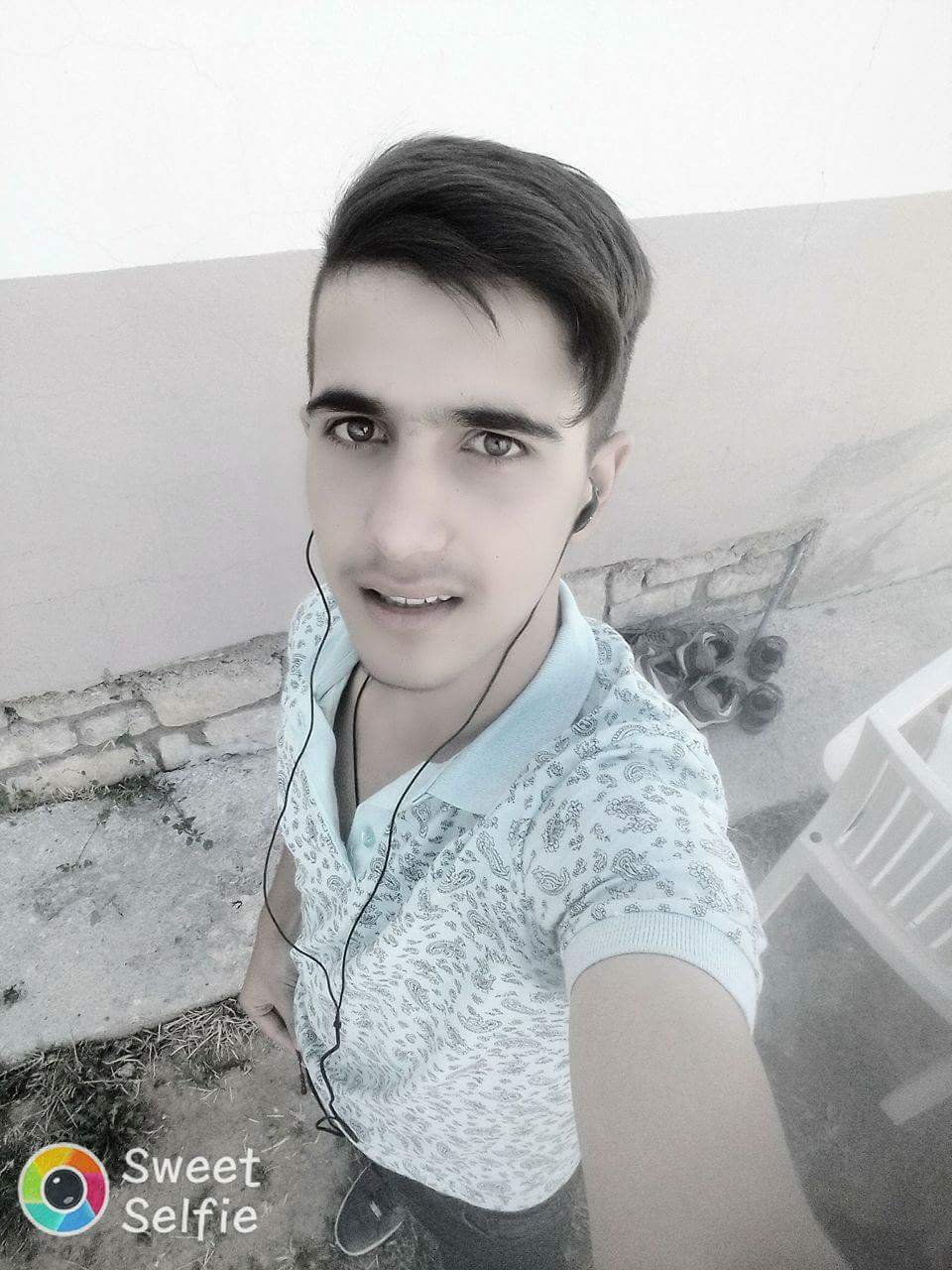 Veyselsevimli4's profile picture. Gitar olmazsa olmaz...