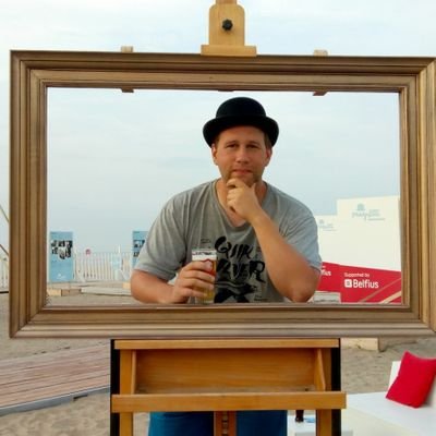 RoelVanZeebroec's profile picture. 👨💻🌌🐘🎒 🎶