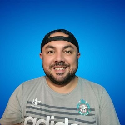 Soy Administrador de Redes Sociales, con 17 años de experiencia en mercadeo y ventas.