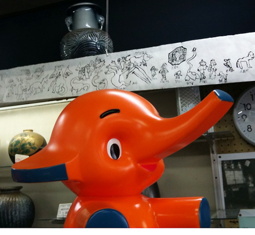 青森県十和田市で、お茶、陶磁器、キッチングッズなどの小売店を営んでいます。