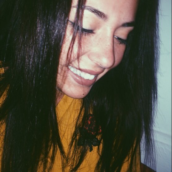 Fantinemllt4's profile picture. entre la lune et les éclairs c'est toi que je préfère 14