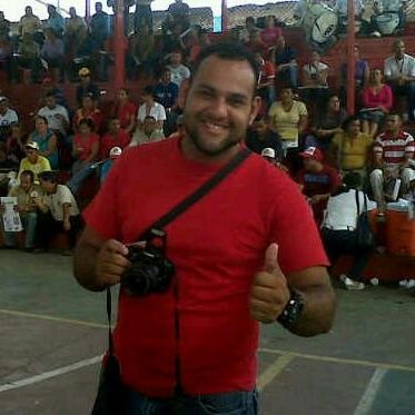 Soy Fotógrafo y Diseñador Gráfico 1000% Chavista Hasta La Muerte