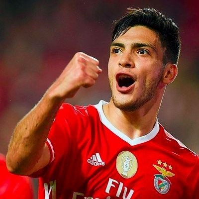 esta es una cuenta dedicada al gran jugador del @Sl_benfica @Raul_Jimenez9,al cual apoyamos y admiramos desde Tepic Nayarit,creada el 06/07/13 y nos sigue7/7/13