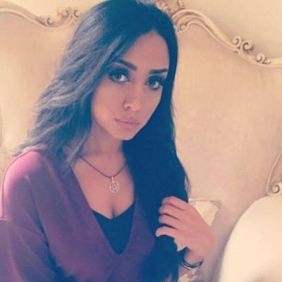فتاة أحمل الكثير من التناقض خجولة وجريئة وهادئة في وقتٍ واحد ، عُمري ١٧ عاماً ،follow back 💞