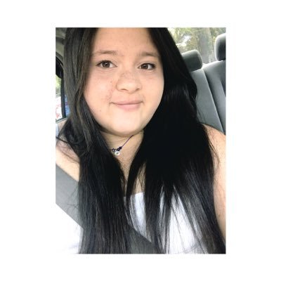 ✨La razón por la que soy gordita, es que un cuerpo delgado no podría contener mi encantadora personalidad ✨CU📚| 👫 💍