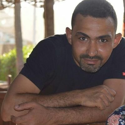 ‏بحب جديد لو حد عرف انا بحب مين ليه هديه