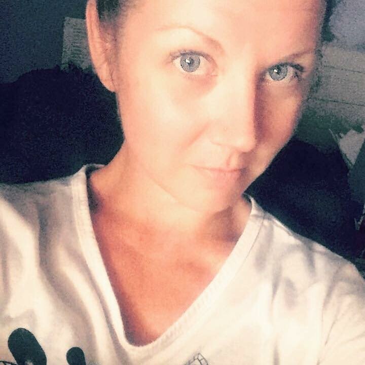Mother of 4. Bug queen. Montessori Teacher. Hooping enthusiast ❤