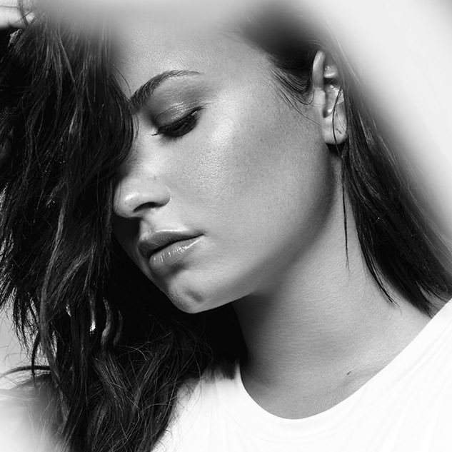 Sua fonte sobre a atriz e cantora Demi Lovato no Brasil.