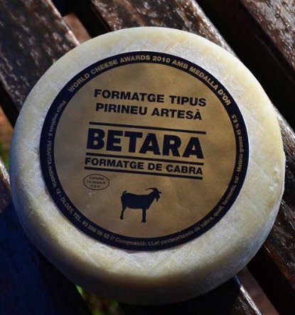 EL MILLOR FORMATGE DEL MÓN #Formatge tipus Pirineu, artesenal i ecològic. Ovella, cabra y vaca http://t.co/d0bvVSUaU1
