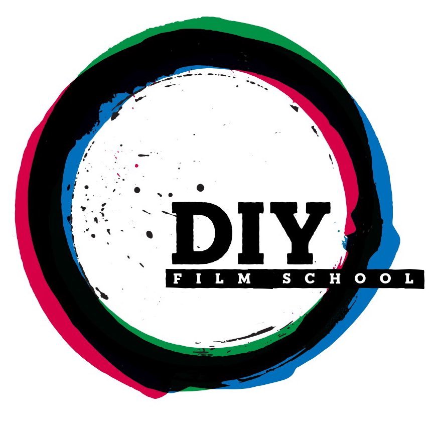 🦉🎬 IDEA + RESOURCES + TEAM
We can help you make your first feature film.
🙅🏽‍♀️@lolobelllo & 🙆🏽‍♂️@lzelig