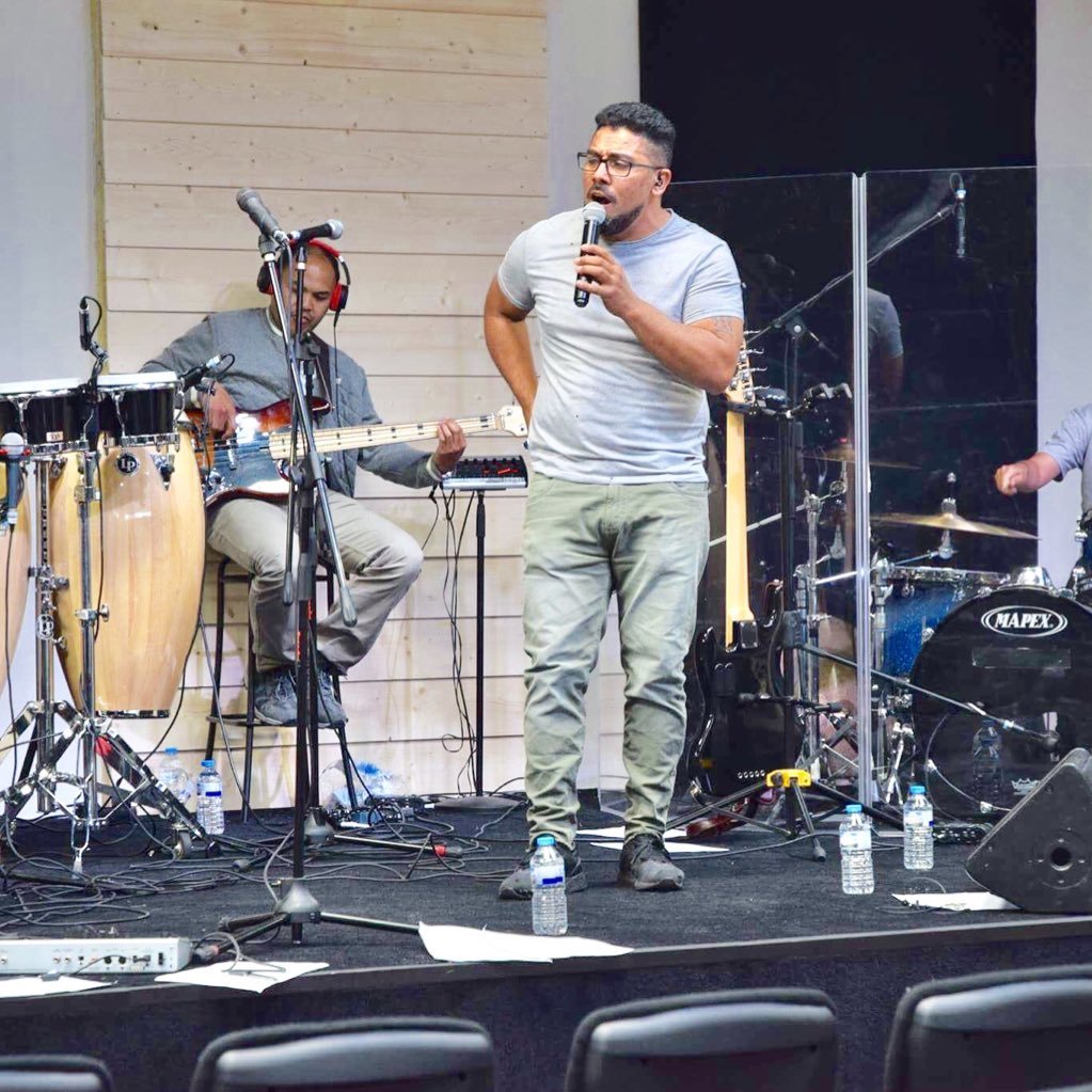 Paris musique une band qui ce veux porteur du message de Jesus. a travers la musique #gospel #pop #Rock #latino