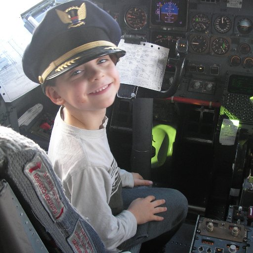 I like fixing segfaults. Picture is from when I was 8 and was invited into a cockpit. @Google @iSH_app; ex @CorelliumHQ @illumisinc. Opinions are yours.