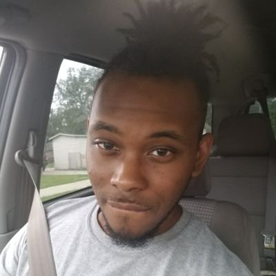 dlow_thuggin100's profile picture. Ask me