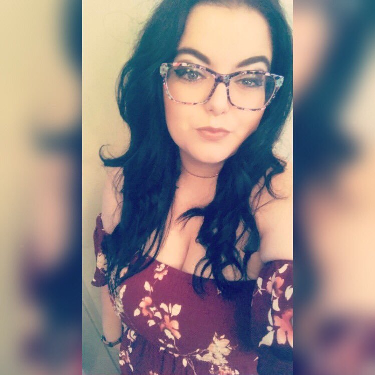 SarahFeliciaM's profile picture. A true classic never goes out of style. 💋🔪