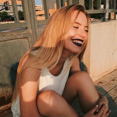 vallivanalvarez's profile picture. Me quejo mucho. Odio muchas cosas. Estudio periodismo. Tengo una cuenta de contenido audiovisual con una amiga ⤵️