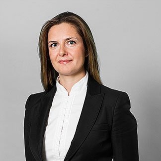 Cleo Perry is a specialist family barrister, collaborative lawyer and mediator, practicing at 4 Paper Buildings