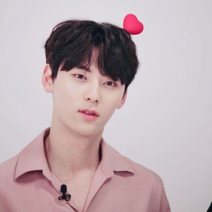 민현... 앓다 죽어도 모를 민현...
누나가 요즘 너 때문에 잠을 못자...❤