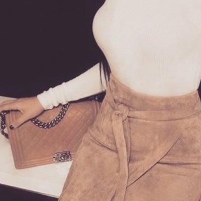 SomeWay__'s profile picture. baby donne moi ton sexe sur le divan