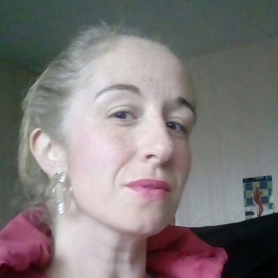 Lesley30474342's profile picture. HUGE Neighbours fan Social Care Worker #COYR