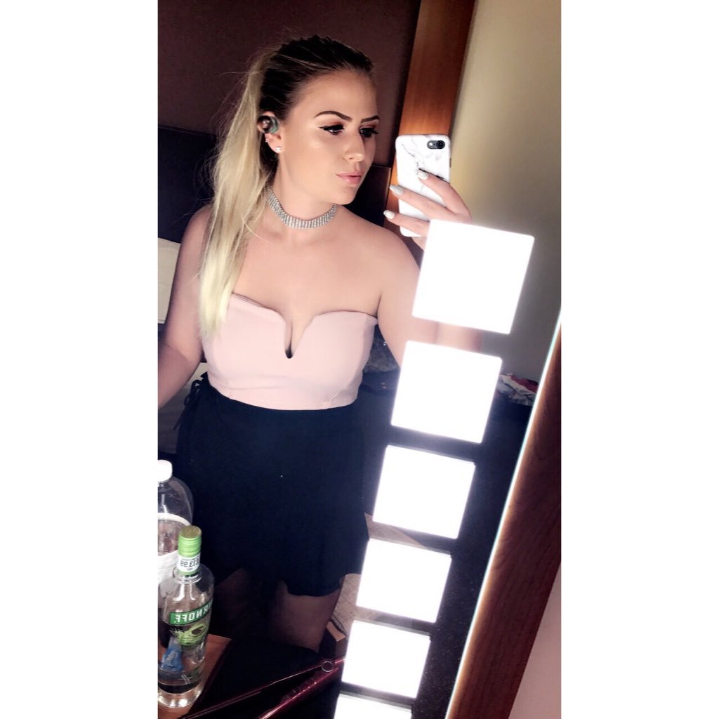 instagram; _hollymarshall