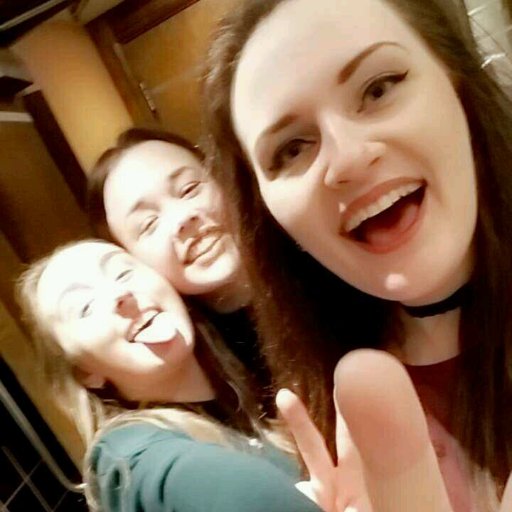 aliciaricex's profile picture. 