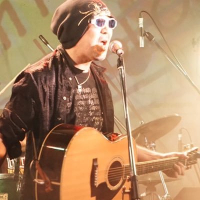 JTsuzuri's profile picture. ここは自然に思ったことだけを書いて綴って行く場所として作りました。たまに歌詞も掲載します。想いが同じな時、なにか共感した時は、いいねで伝えください。コメントももらえたら嬉しいです。知り合いも気軽にお越しください。《元題：TSUZURI『綴り/ 田村JIN』》