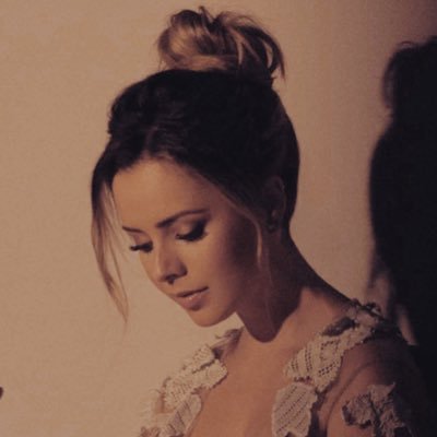 trechos das músicas de toda carreira da cantora e compositora @SandyLeah. 🤍