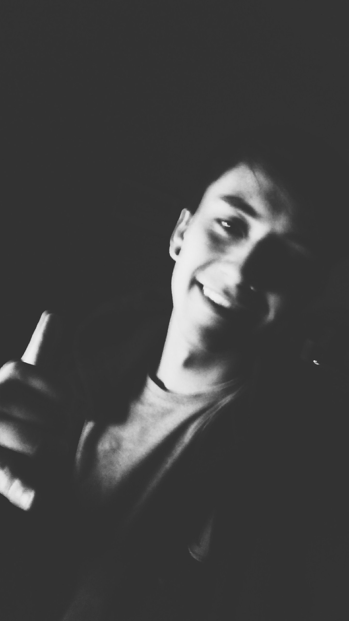 DavidCor3's profile picture. When no one is with you, the music will be. I AM EY3STY - F & A ❤️💑