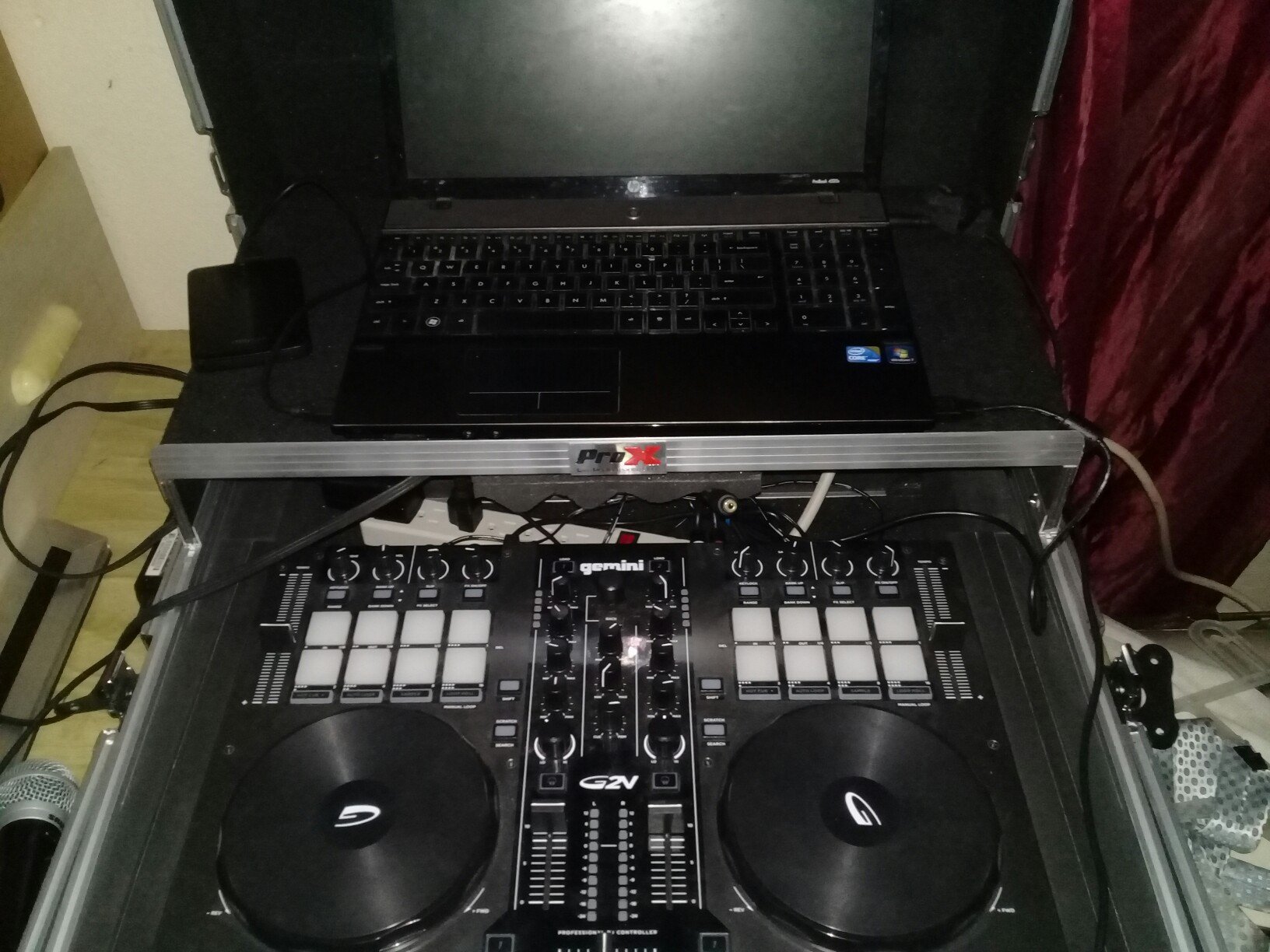 LOVE 2 HAVE FUN~~~~MAKE FRENZ~~~~CHILL WITH FAMILY N FRENZ~~~~N I LOVE MUSIC~~~~~