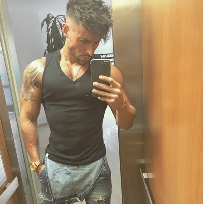 jNNfitness's profile picture. instagram / juan.mens