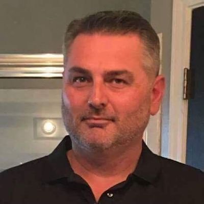 simontikky's profile picture. 