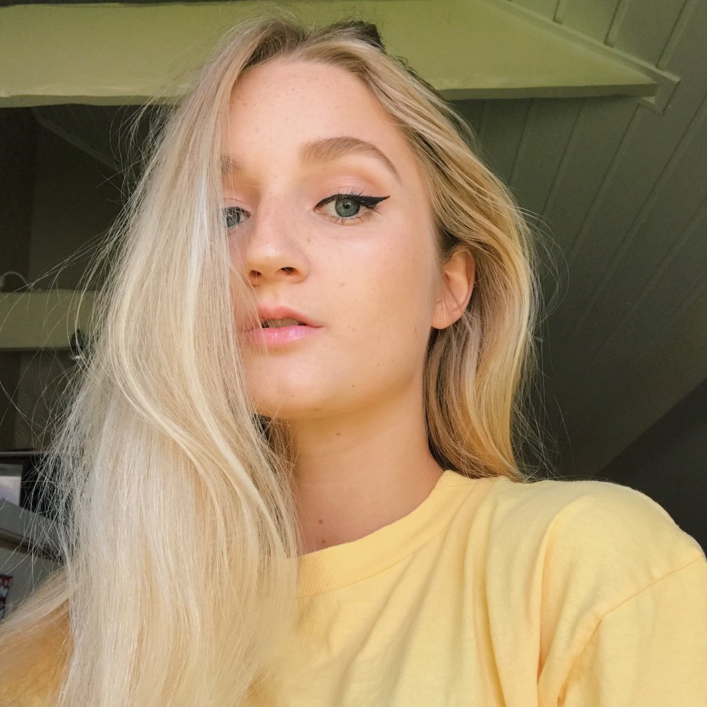 elsalouise97's profile picture. 