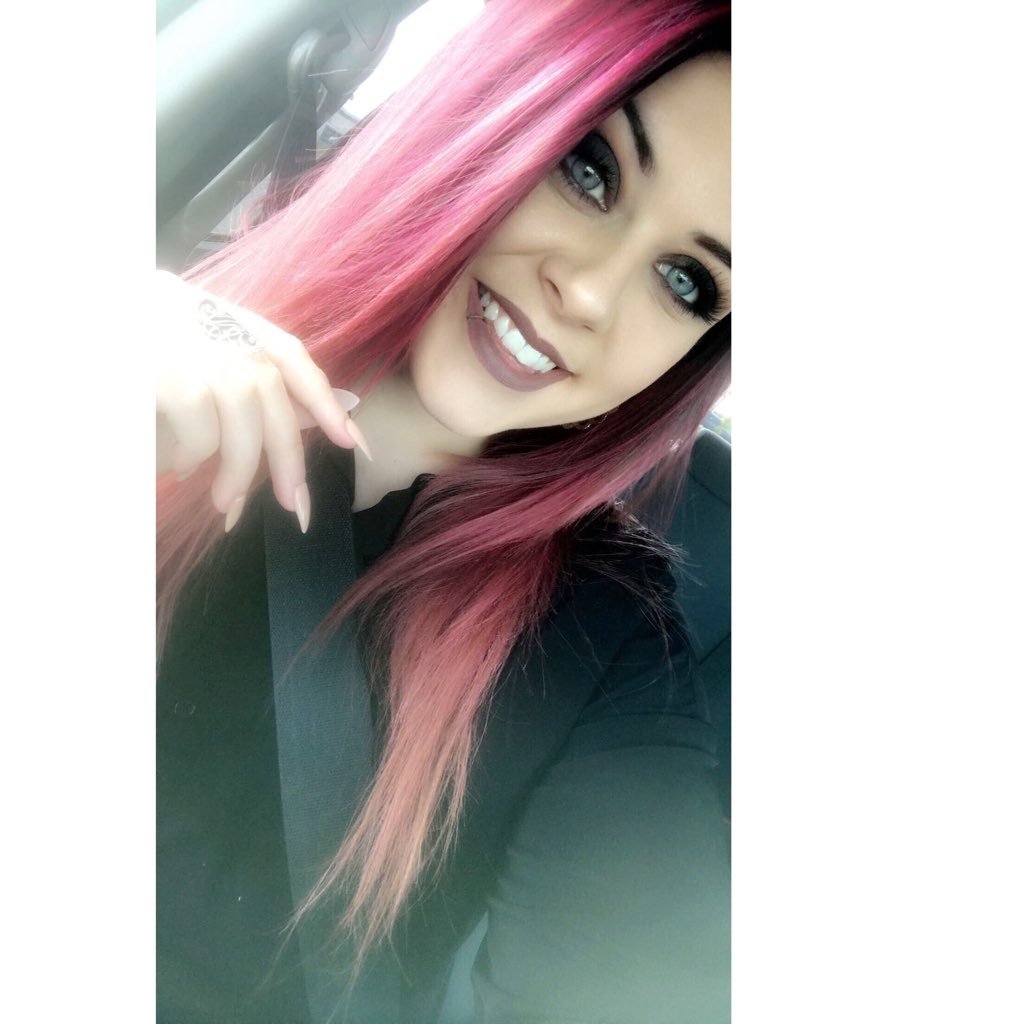 Tnyoung21's profile picture. 